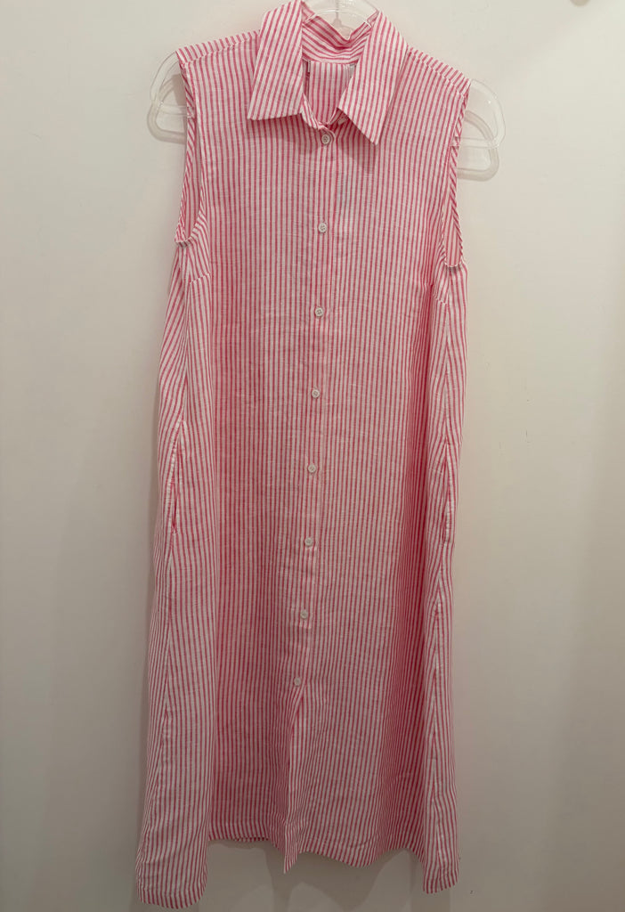 in the hamptons relaxed shirt dress Introducing the Hamptons Dress. Classic, polished, and designed to feel effortless. A timeless silhouette made for warm days, breezy nights, and everywhere you want to look pulled together without trying too hard
