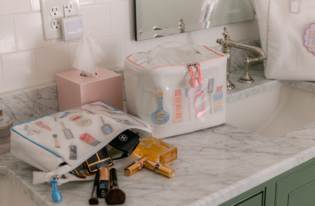 LENORA~ Essentials Train Case