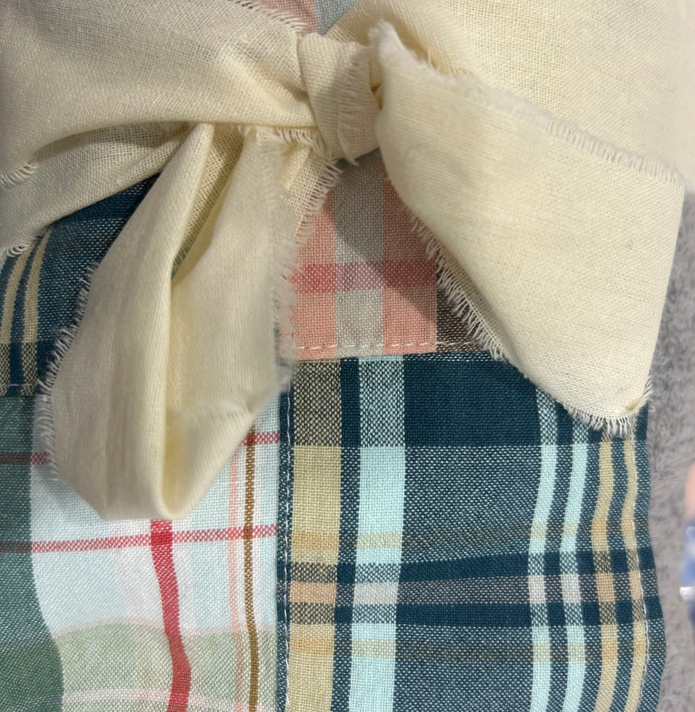 LORILYN CO~ Hooded towel w assorted print hood