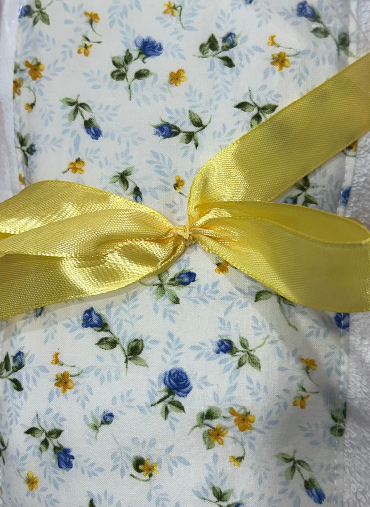 LORILYN CO~ Hooded towel w assorted print hood