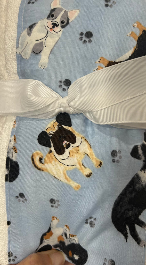 LORILYN CO~ Hooded towel w assorted print hood