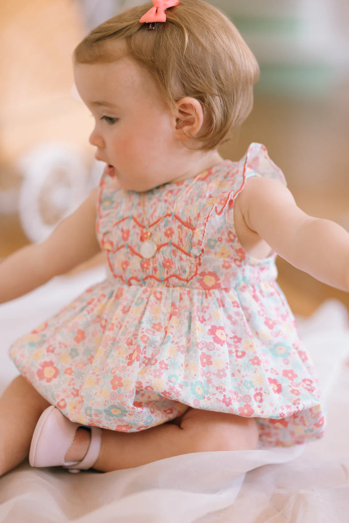 ANTOINETTE PARIS~ Marguerite floral sleeveless smocked bubble