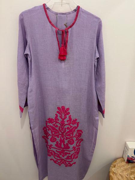 BENARAS~ Lavender w bright pink Tahiti appliqué kaftan 24876